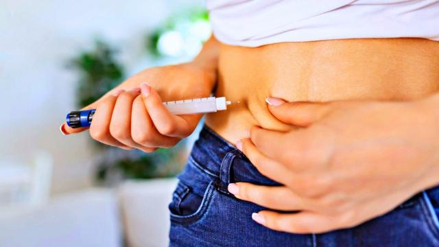 Emagrecer a qualquer custo? Por que Anvisa aumentou controle sobre venda de canetas emagrecedoras: objetivo é coibir uso indiscriminado e banalização das medicações, explica especialista