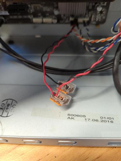 WAGOs used to connect a broken (?) power-button cable