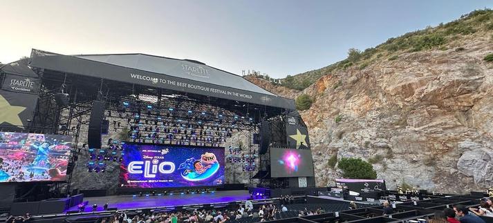 El Starlite de Marbella recibiendo a los primeros invitados de la premiere española de 'ELIO'. / LOS40 / LOS40