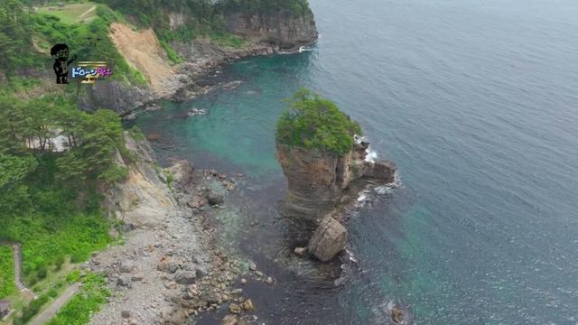 岩手県宮古市 三陸ジオパーク「並び立つ山王岩」　ドローン男子空撮