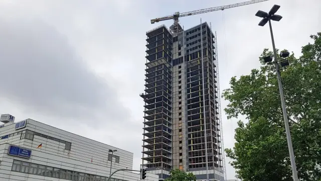 Verwaiste Baustelle des Steglitzer Kreisels.