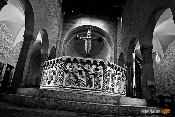 "Who is wise? He that learns from everyone. Who is powerful? He that governs his passions. Who is rich? He that is content. Who is that? Nobody."
~ Benjamin Franklin

#Verona #Italia
.
.
.
#sony #alpha
#architecture #photography #Italy #Europe #gooutside #lightroom #blackandwhite #monochrome #bwphotography #quote #philosophy #exploration #goexplore #wanderer #bw #church #old #chiesa
