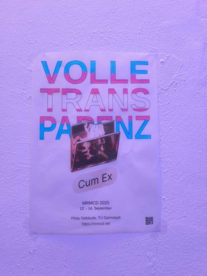 Werbeplakat der MRMCD 
"VOLLE 
TRANS
PARENZ"

Wobei der Text nun in den Farben der trans-flag angemalt sind
