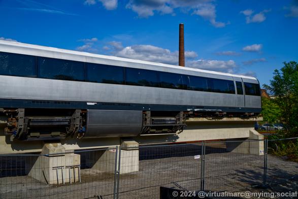 A photo of the back of the Transrapid 07 from the side.