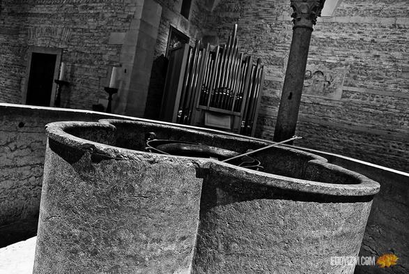 "I could just remember how my father used to say that the reason for living was to get ready to stay dead a long time."
~ William Faulkner

#Verona #Italia
.
.
.
#sony #alpha
#architecture #photography #Italy #Europe #gooutside #lightroom #blackandwhite #monochrome #bwphotography #quote #philosophy #exploration #goexplore #wanderer #bw #church #old #chiesa