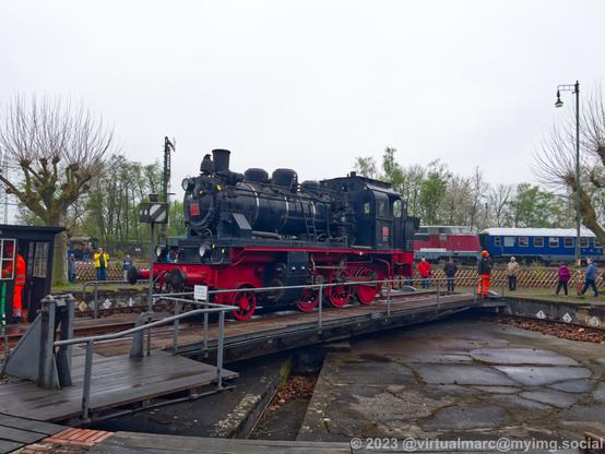 A photo of a steam locomotive with the number 146 BLE, called ELNA, on the turntable.