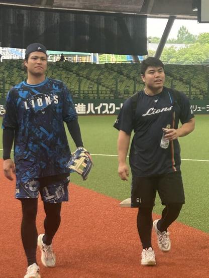 次は誰が投げる？予測不能な中継ぎ運用の西武。投手陣の鍵を握るブルペンコーチの気遣い。 : 限界突パ