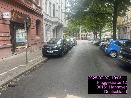 Illegale öffentliche Autolagerflächen keine Gleichzeitig<> gegenläufig MischVerker gewährleistet- Keine 1,50 M Fussverkehr / Alinas unmittelbar eine Krabbelstube