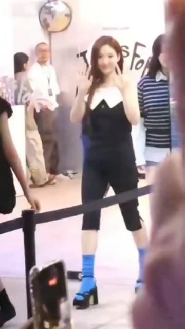 250708 Nayeon looking so pretty