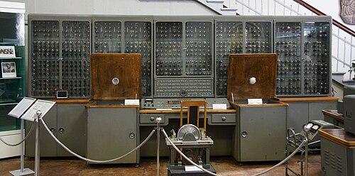 A photo of a computer from the linked website.