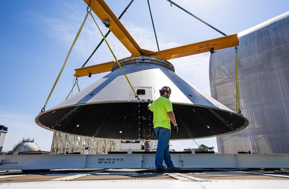 Teams_Move_SLS_Payload_Adapter_After_Successful_Structural_Testing_7_(MSFC_04172025_PLA_EDU_Move_from_4697_Test_Stand_to_4705_20).jpg