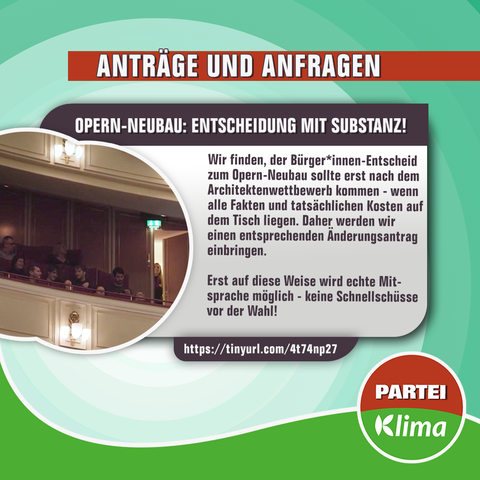 Zu sehen ist ein Bild des inneren Saales des Opernhauses. Viele Menschen sitzen auf ihren Plätzen.