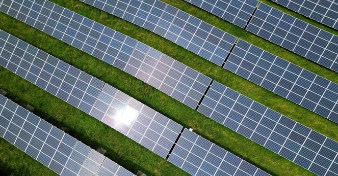 太陽光がＥＵ域内発電量で初の首位　原発や風力抜く | ロイター