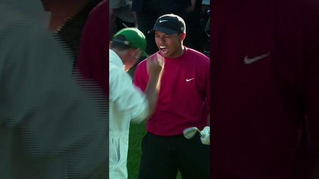 Tiger’s chip on No. 16 from two angles. #themasters #tigerwoods