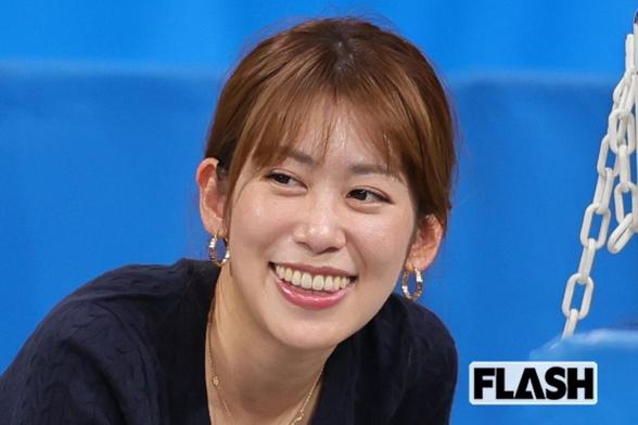 元NHKアナ・中川安奈　衝撃の“パツパツ”衣装にファン歓喜…裸に見える”衣装で話題の過去、グラビア進出の可能性も