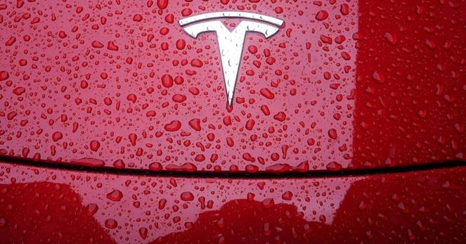 テスラのロボタクシー、加州当局「未申請」　マスク氏の楽観発言に | ロイター