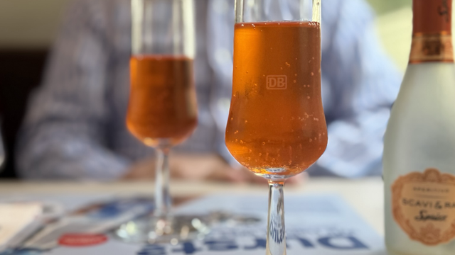 Aperitif im ICE-Bordrestaurant.