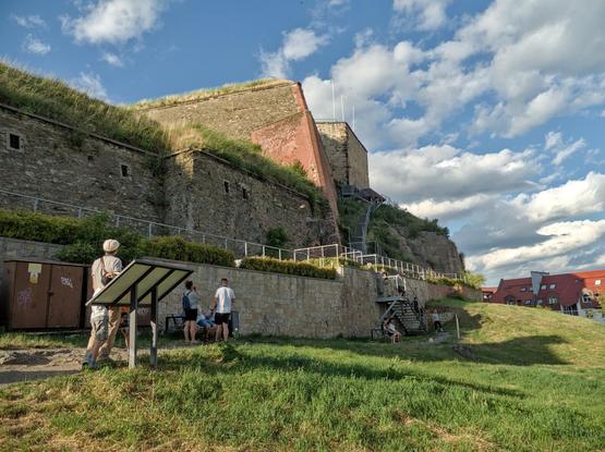 Widok murów Twierdzy Kłodzko