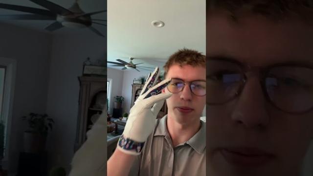 Who still wears a boring golf glove?