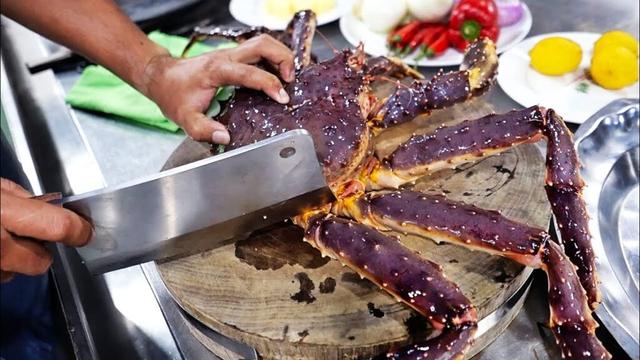 GIANT ALASKAN KING CRAB Vietnamese Food Hang Duong Quan