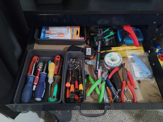 less messy tool draw on the work bench