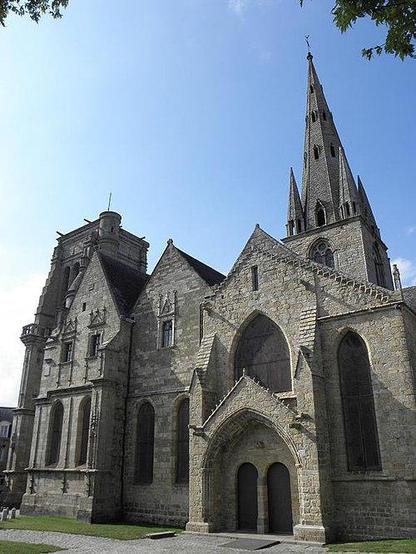 Eglise Notre-Dame du Bon-Secours à #Guingamp (#CôtesDArmor) Construction XIIIe siècle, XIVe siècle, XVIe siècle. Eglise Notre-Dame du Bon-Secours : classement par journal officiel du 18 avril 1914.
Suite 👉 https://monumentum.fr/monument-historique/pa00089179/guingamp-eglise-notre-dame-du-bon-secours
#Patrimoine #MonumentHistorique
Photo CC-BY-SA 4.0 : GO69