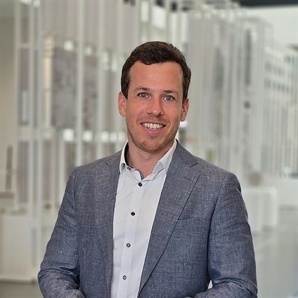 Adrian Radius von ZF spricht über den Citizen Development Hub bei ZF.