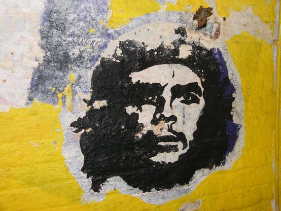 Ein altes Wandbild von Che

So langsam blättert die Farbe ab