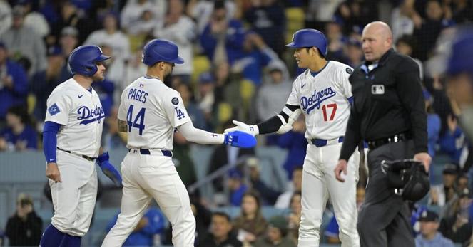 Dodgers score: 7-run first inning holds up, barely to beat Rockies 8-7