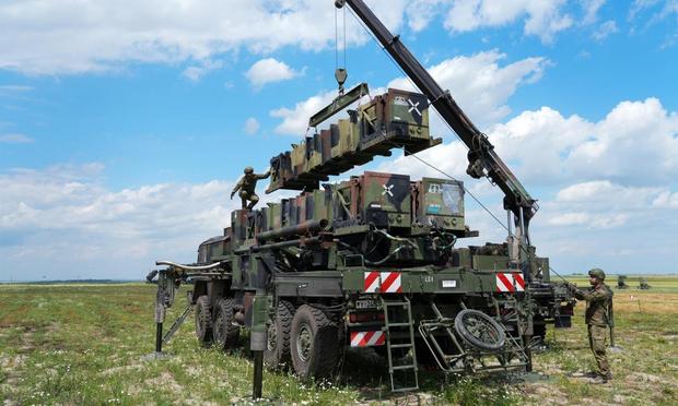 Imagen de archivo de un sistema de defensa aérea Patriot, durante un ejercicio. (Soeren Stache / Getty)