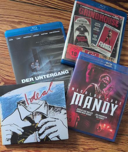 CD: Ideal
Filme Bluray:
- Mandy
- Der Untergang
- Death Proof + Planet Terror Grindhouse Bundle