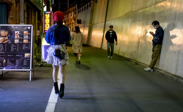 Vianants  nocturns a Shin-Okubo