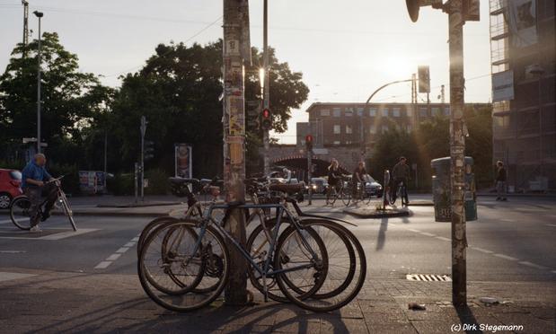 Ein Sommerabend in derFahrradstadt Münster. An der Kreuzung Hafenstraße - Hansaring Albersloher Weg - Bremer Straße.