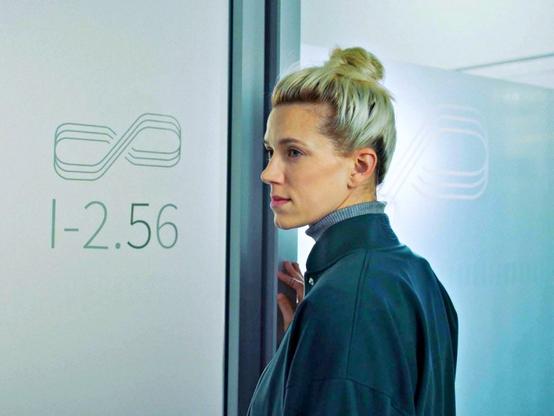 Título original, suspense 'Cópia de Segurança' estreia no Looke: entre lançamentos exclusivos, estão 'Uma Tacada de Mestre', 'Perdão em Tempos de Guerra' e 'O Meu Próprio Conto de Fadas'