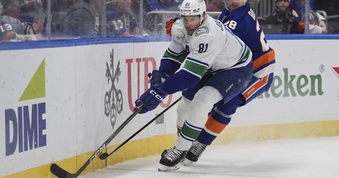 Leafs acquire Dakota Joshua from Canucks for pick