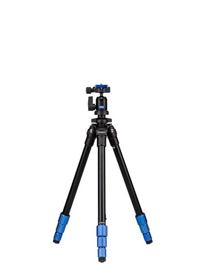 Product image of a Benro TSL08AN00 photographic tripod.