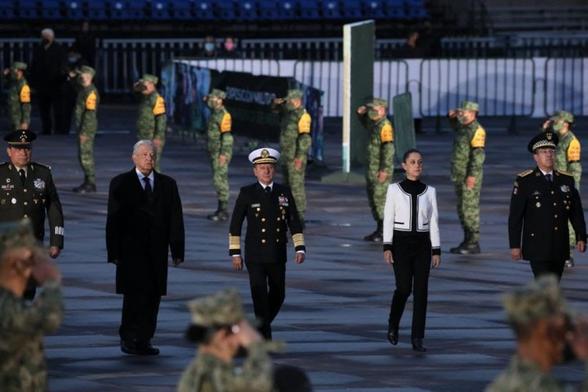 Claudia Sheinbaum y el presidente López Obrador | @SociedadN_
