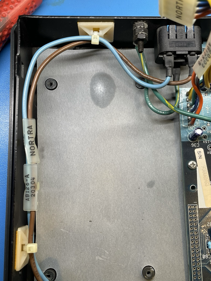 An evident trace of capacitor leak