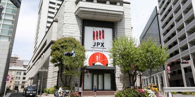 North American investors quadruple Japan stock purchases in 1st half