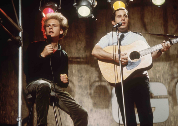 Simon & Garfunkel - Paul Frederic Simon und Arthur Ira Garfunkel waren Schulfreunde und traten zunächst unter dem Pseudonym Tom & Jerry als Duo auf.