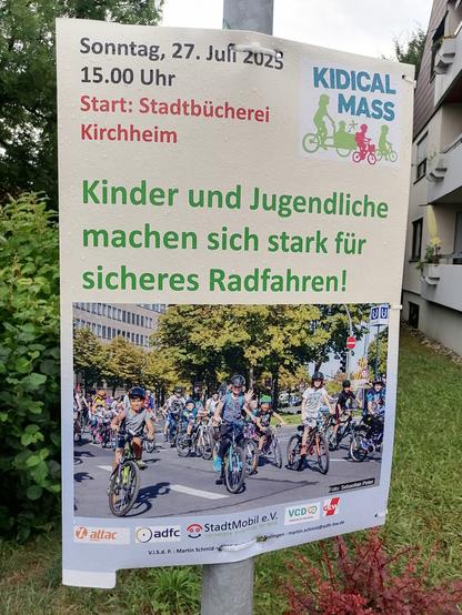 Plakat mir Einladung zur kidical mass in Kirchheim Teck. Sonntag 27. Juli um 15:00 Uhr. Start vor der
Stadtbücherei
