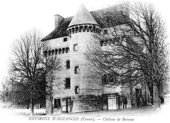 Château à #Brousse (#Creuse) Edifice caractéristique ayant conservé ses dispositions extérieures d'origine. Corps de logis rectangulaire avec tourelle ronde d'escalier en hors oeuvre, flanquant le centre de la ...
Suite 👉 https://monumentum.fr/monument-historique/pa00100022/brousse-chateau
#Patrimoine #MonumentHistorique
Photo CC-BY-SA 4.0 : Sdo216