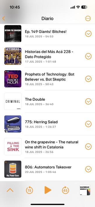 A screenshot of a podcast app showing a list of episodes under the "Diario" section. Each episode includes the title, release date, and playback duration. Notable themes include Catalonia, entertainment, true crime and technology