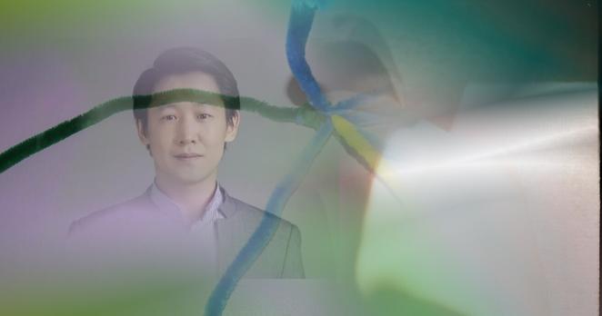 Коллаж, включающий портрет Михаила Дмитриева, танцора саха-балета, умершего в автокатастрофе. Портрет танцора фронтальный, как для CV, в пиджаке без лацканов и полосатой рубашке, без галстука. // Collage including a portrait of Mikhail Dmitriev, a Sakha ballet dancer who died in a car accident. The portrait of the dancer is frontal, as for a CV, in a jacket without lapels and a striped shirt, without a tie. // © unknown photographers