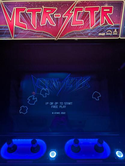 The arcade cabinet for Vctr-Sctr