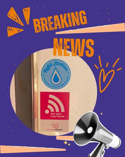 Tür mit Stickern von Refill Station und Freifunk