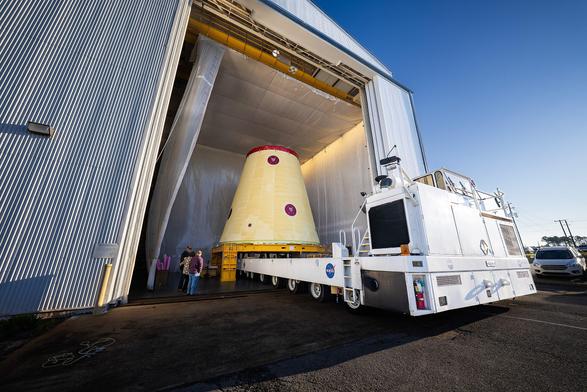 NASA_moves_SLS_Hardware_for_Artemis_III_at_Marshall_Space_Flight_Center_(SLS-5329_-_MSFC_03172025_LVSA_III_Move_from_4649_to_4708_3).jpg