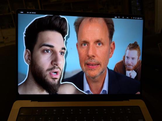 bild meines laptops mit einem stretched YouTube Thumbnail von ApoRed, Christian Solmecke von der Medienrechtskanzlei Wildebeuger und Solmecke, sowie Simon Unge