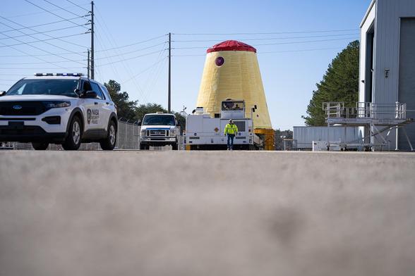 NASA_moves_SLS_Hardware_for_Artemis_III_at_Marshall_Space_Flight_Center_(SLS-5329_-_MSFC_03172025_LVSA_III_Move_from_4649_to_4708_11).jpg