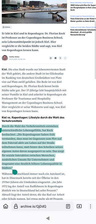 Screenshot eines Artikels der Kieler Nachrichten. Oben angeschnitten: Ein Bild vom Wasser in Kopenhagen (DK), im Vordergrund eine modern geschwungene Brücke mit Fußgänger:inen/Fahrrädern. Darunter das Konterfei des Redakteurs. Darunter Text, von dem ein Absatz grün markiert ist. Quelle: https://www.kn-online.de/lokales/kiel/zuhause-in-beiden-staedten-was-kann-kiel-von-kopenhagen-lernen-RORZF2JLRNDDROIBEDQCW2IIQM.html